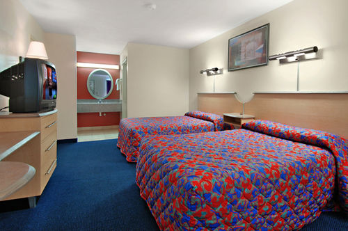 Red Roof Inn West Memphis 02.[1]